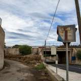 ...che ci porta sulla viabilit� di servizio all�altezza del cimitero di Torre a Mare. Da qui proseguiamo su una strada sterrata...